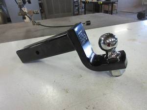 lot 227 image: ULTRA TOW TRAILER HITCH
