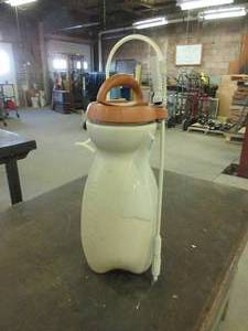lot 235 image: SPRAY AND GO GARDEN SPRAYER