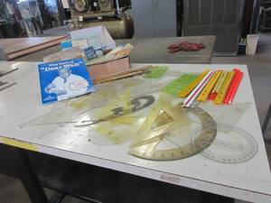 lot 259 image: SCREW SIZE CHARTS, MACHINING CALCULATORS, DRAFTING TOOLS, ETC