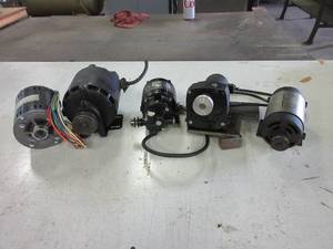 lot 303 image: SMALL HP ELECTRIC MOTORS