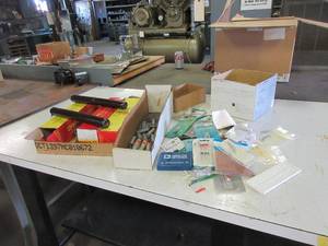 lot 324 image: ASSORTED RESISTORS - SOME NEW, SOME USED
