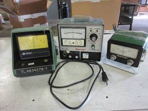 lot 352 image: ELECTRONIC INDICATOR AMPLIFIERS FOR PARTS