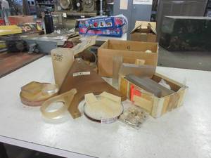 lot 364 image: ASSORTMENT OF OPTICAL GLASS