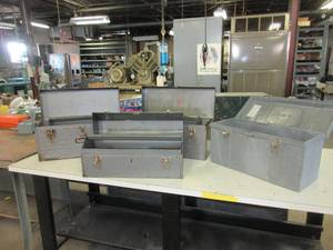 lot 367 image: CRAFTSMAN STEEL TOOL BOXES AND A TUFF BOX