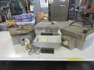 lot 375 image: HOT PLATES AND HOT BOX