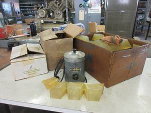 lot 376 image: RITEHETE HOT POT AND DIP MATERIALS