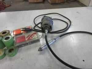 lot 398 image: DIE PROFILER AND ACCESSORIES