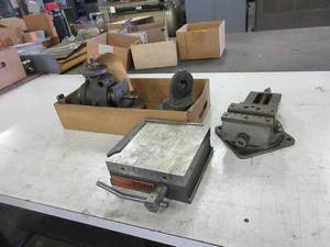 lot 411 image: MILLING MACHINE TOOLING AND A SWIVEL VISE