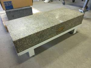 lot 421 image: GRANITE SURFACE PLATE ON A STAND