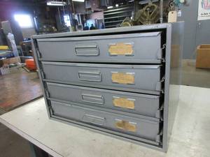 lot 426 image: METAL PARTS DRAWERS WITH CONTENTS