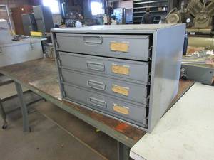 lot 427 image: METAL PARTS DRAWERS WITH CONTENTS
