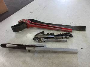 lot 444 image: STRAP WRENCHES