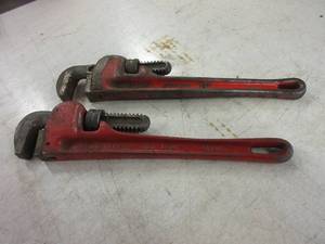 lot 448 image: RIGID AND DELUXE PIPE WRENCHES