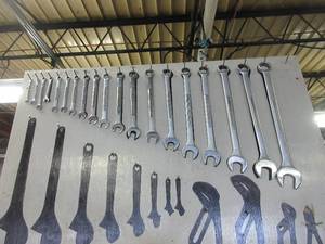 lot 455 image: CRAFTSMAN COMBINATION WRENCH SET