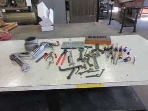 lot 475 image: RANDOM HARDWARE