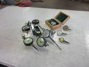 lot 482 image: VINTAGE DIAL INDICATORS