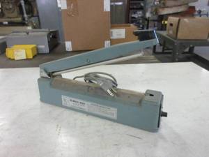 lot 488 image: TEW HEATING EQUIPMENT PLASTIC BAG SEALER