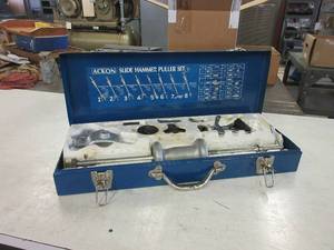 lot 490 image: ACKON SLIDE HAMMER PULLER SET