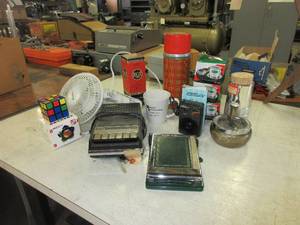 lot 499 image: VINTAGE ITEMS