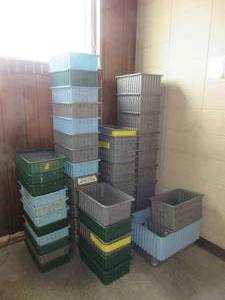 lot 514 image: LEWIS PLASTIC STORAGE BINS - ASSORTED SIZES