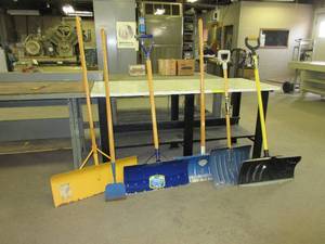 lot 517 image: SNOW SHOVELS AND ICE CHOPPER