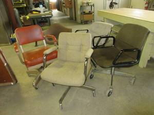 lot 526 image: MISC OFFICE CHAIRS WITH CASTERS
