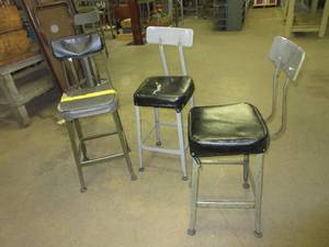lot 529 image: SHOP STOOLS WITH BACKS
