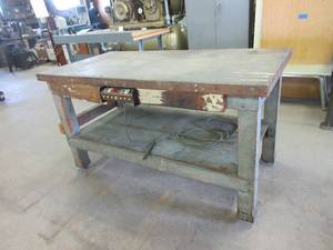 lot 279 image: CHUNKY WOODEN WORK BENCH WITH POWER
