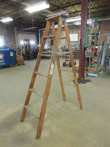 lot 559 image: BLUE RIBBON WOODEN LADDER