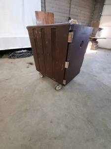 Cambro Insulated Food Pan Carrier with Casters