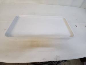 lot 12 image: Set of 8 White Plastic Food Trays