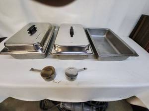lot 40 image: Set of 3 Stainless Steel Food Trays with Lids