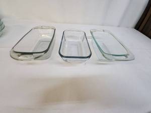 lot 57 image: Set of 3 Clear Glass Baking Dishes