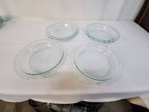 lot 58 image: Set of 4 Pyrex Glass Pie Plates