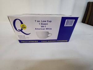 lot 62 image: Set of 12 American White 7 oz Low Cups