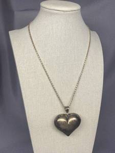 lot 3B image: Vintage Sterling Silver 925 Heart Pendant Necklace