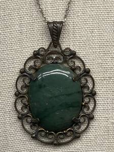 lot 19B image: Vintage Green Stone Filigree Sterling Silver 925 Pendant Necklace