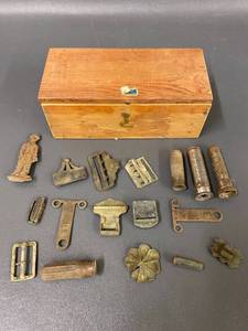 lot 20R image: Vintage Miscellaneous Metal Collectible Items Lot with Wooden Box