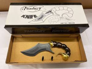 lot 23K image: Fantasy Scorpion Knife with Detailed Engraving