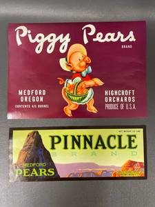 lot 31C image: Vintage Piggy & Pinnacle Pears Labels Medford Oregon