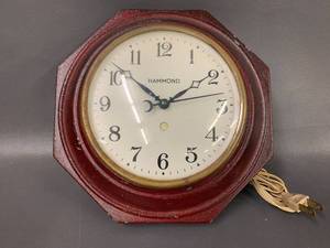 lot 66V image: Vintage Hammond Electric Wall Clock Octagonal Metal