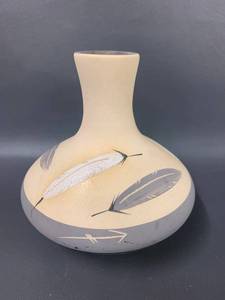 lot 78C image: Handcrafted Gray Feather Design Pottery Vase Signed 1983