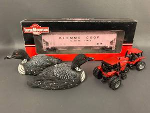 lot 88C image: InterMountain Railway Hopper, Loon Figurines, Tractor Models Set
