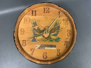 lot 89C image: Vintage 1979 Klemme Coop Grain Company Barrel Lid Clock