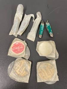 lot 91V image: Vintage Coca-Cola Pepsi-Cola Pocket Knives Set