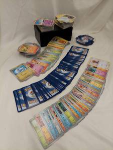 lot 36J image: Extensive Lot Of 400 Pokemon&nbspTrading Cards