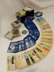 lot 41J image: Extensive Pokemon&nbspTrading Card Collection - 400 Cards