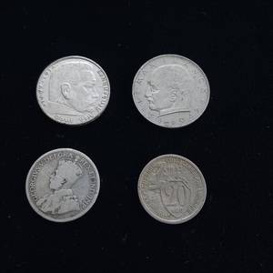 lot 30 image: Various Collector coins - 4 total