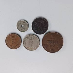 lot 33 image: 5 Norwegian Ore coins & other