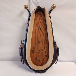 lot 52 image: Real Horse Collar Clock